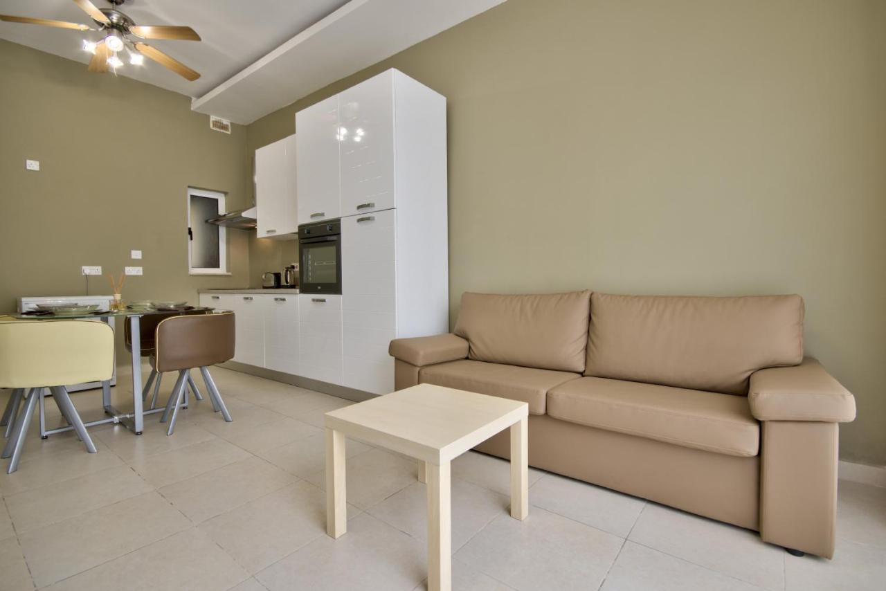 Azure Haven - Gzira Apartments And Penthouse By Shortletsmalta Exterior photo